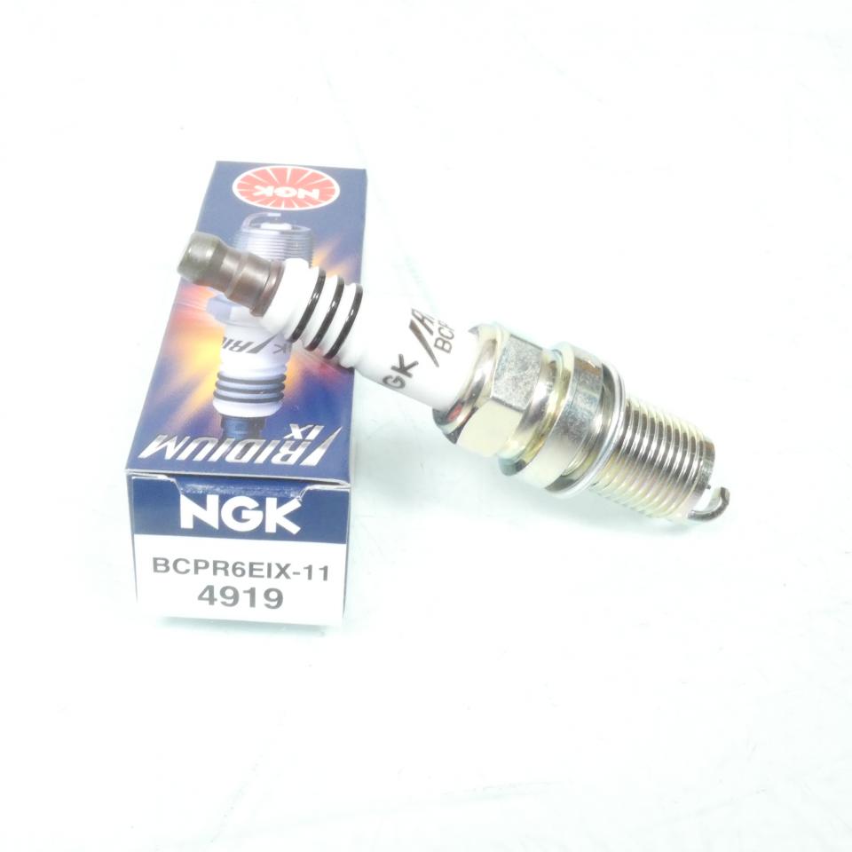 Bougie d'allumage NGK pour Moto Yamaha 600 Tt R 1998 à 1999 BCPR6EIX-11 / 4919 Neuf
