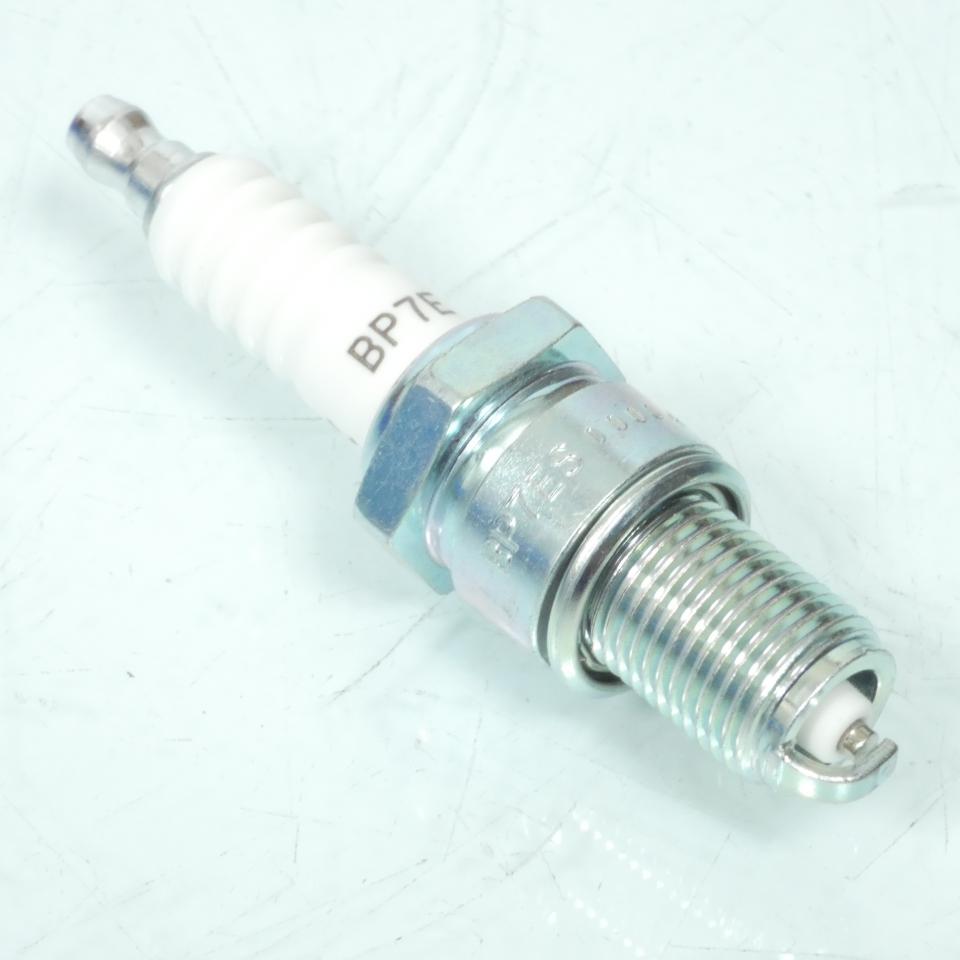 Bougie d'allumage NGK pour Moto Moto Guzzi 1000 Quota 1992 à 2000 BP7ES Neuf