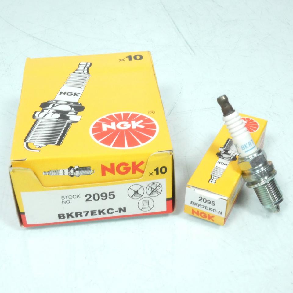 Bougie d'allumage NGK pour Moto BMW 850 R Rt 1996 à 2006 BKR7EKC-N Neuf