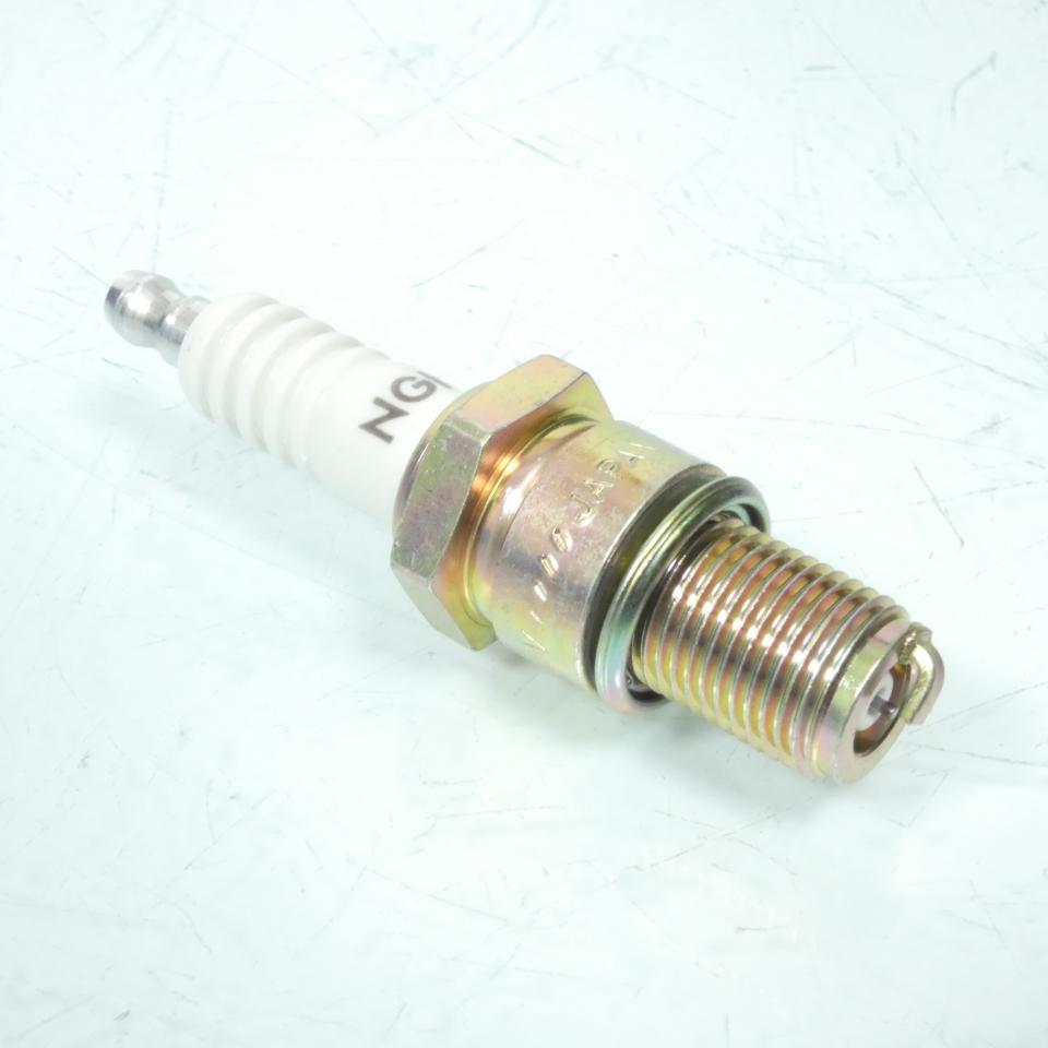 Bougie d'allumage NGK pour moto B10EV / 7324 par 4 Neuf