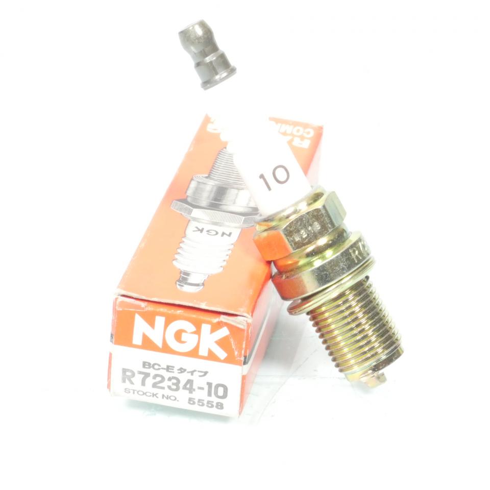 Bougie d'allumage NGK pour moto R7234-10 / 5558 Neuf