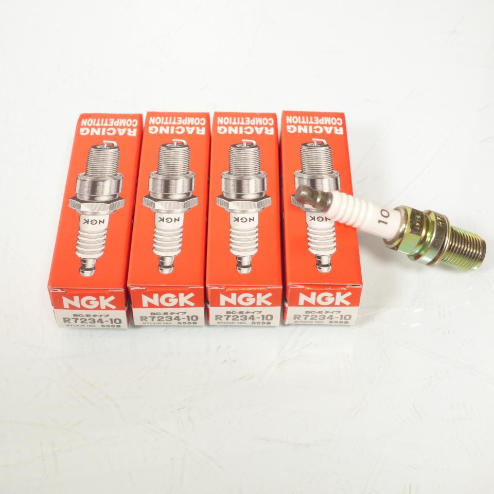 Bougie d'allumage NGK pour moto R7234-10 / 5558 par 4 Neuf