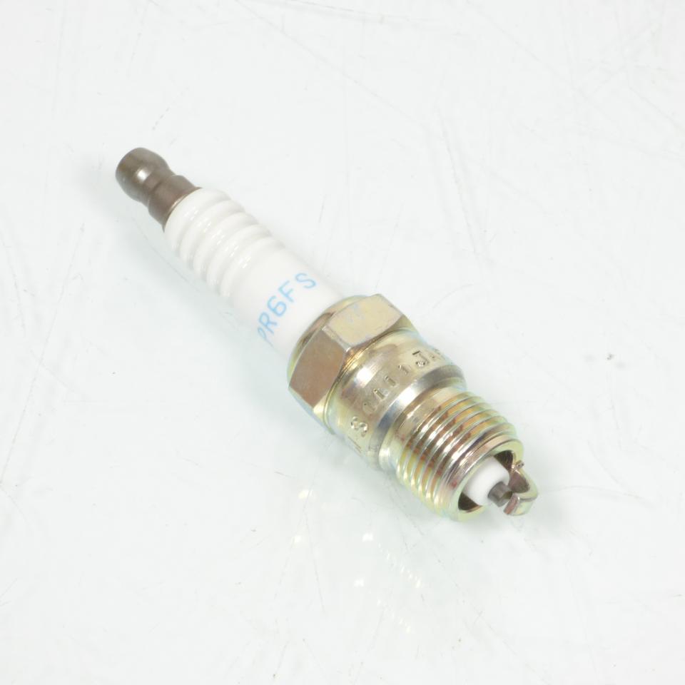 Bougie d'allumage NGK pour moto BPR6FS / 2623 Neuf