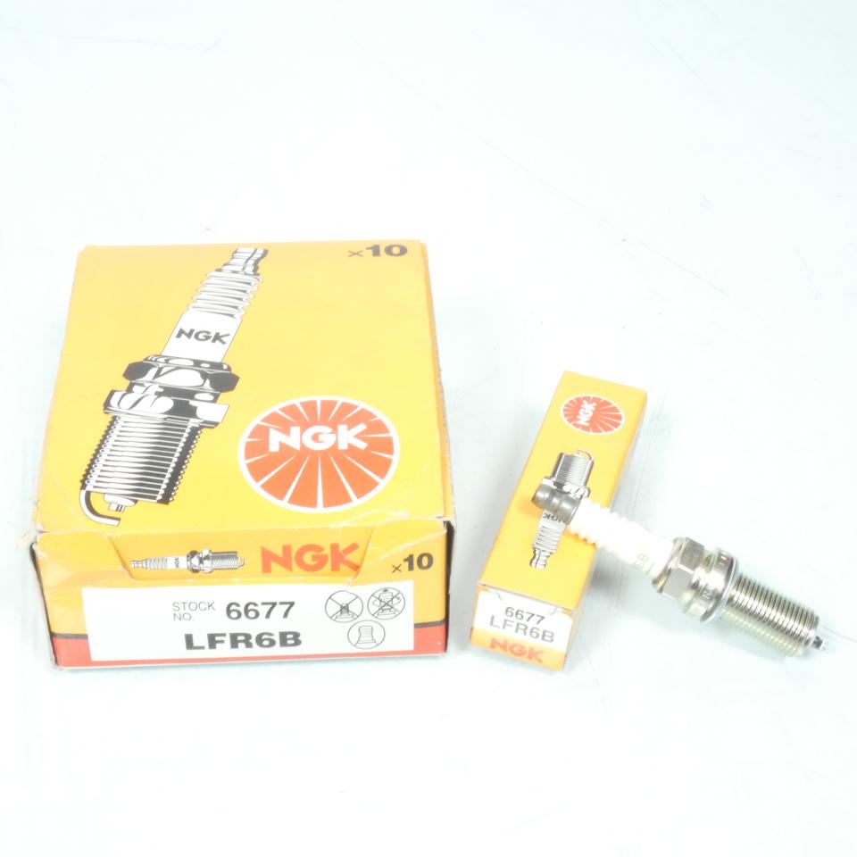Bougie d'allumage NGK pour moto LFR6B / 6677 / 10 Neuf