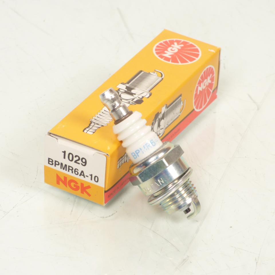 Bougie d'allumage NGK pour moto BPMR6A-10 / 1029 / 10 Neuf