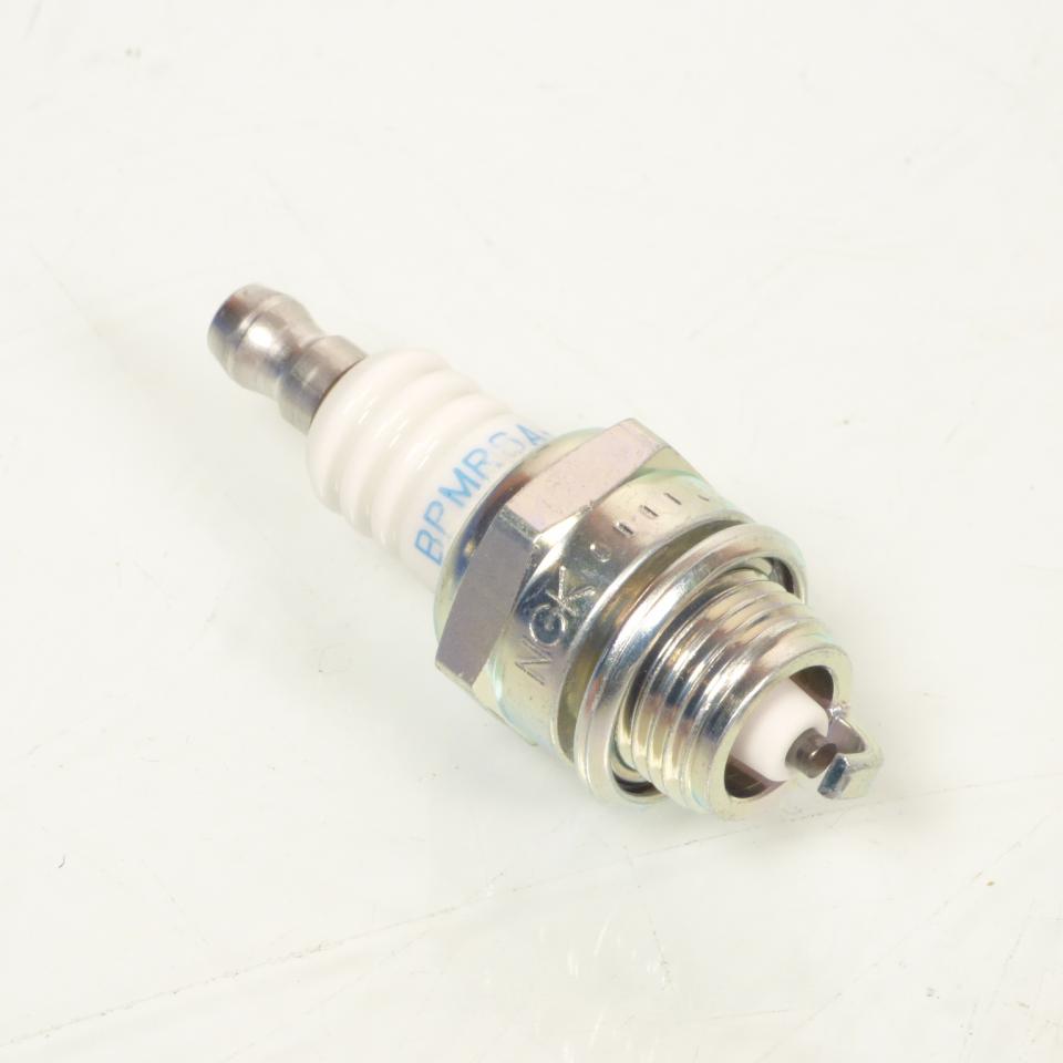 Bougie d'allumage NGK pour moto BPMR6A-10 / 1029 / 10 Neuf