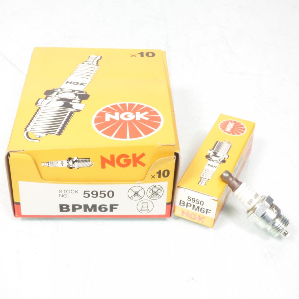 Bougie d'allumage NGK pour moto BPM6F / 5950 Neuf
