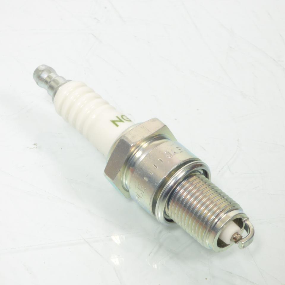 Bougie d'allumage NGK pour moto BP6E / 7529 / Par 10 Neuf