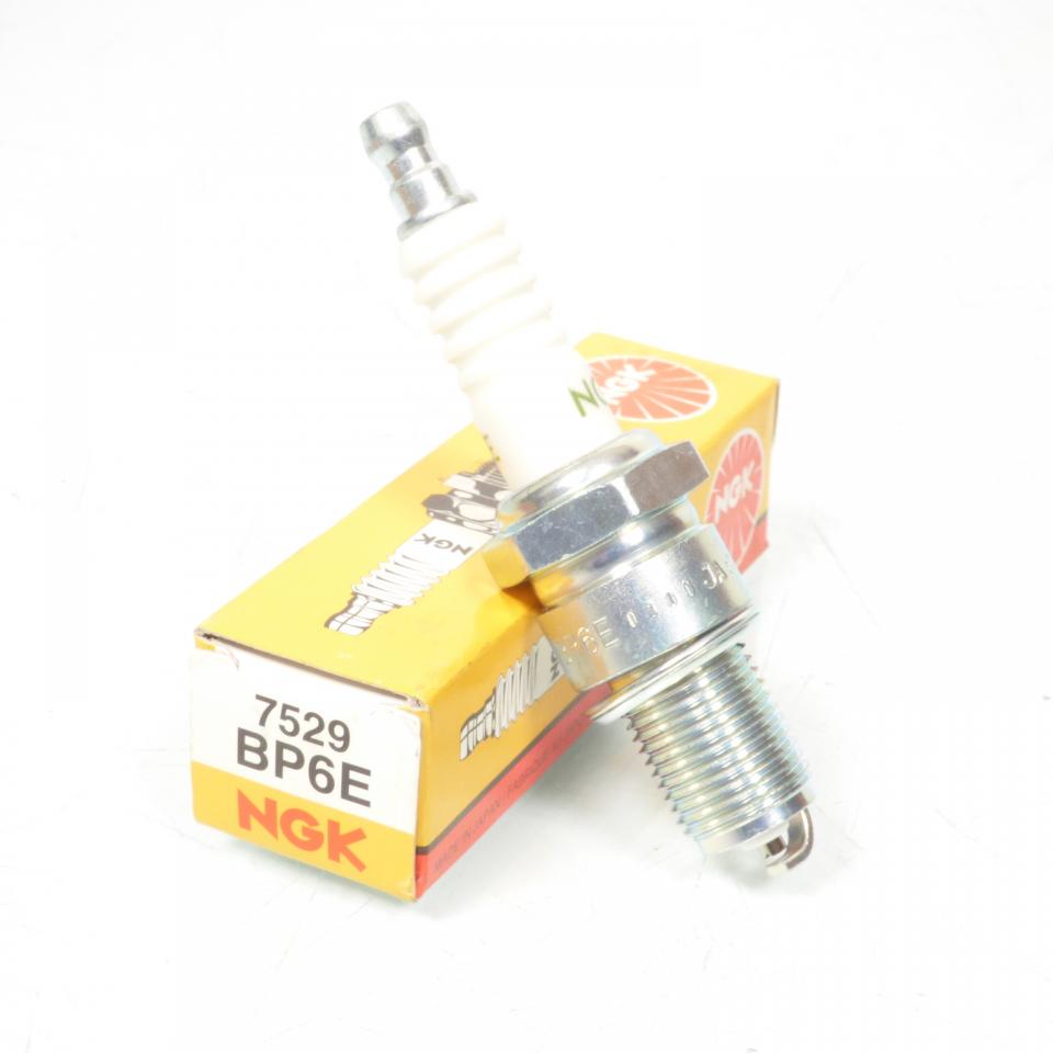 Bougie d'allumage NGK pour moto BP6E / 7529 / Par 10 Neuf