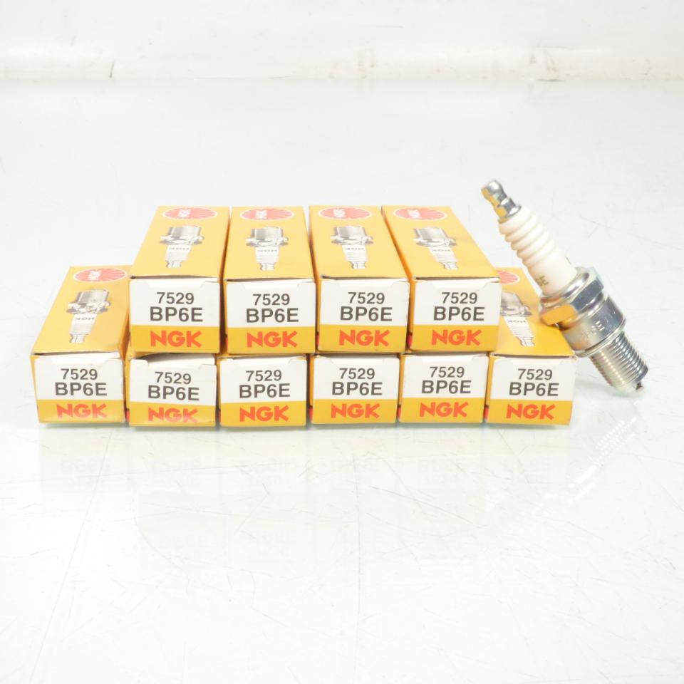 Bougie d'allumage NGK pour moto BP6E / 7529 / Par 10 Neuf