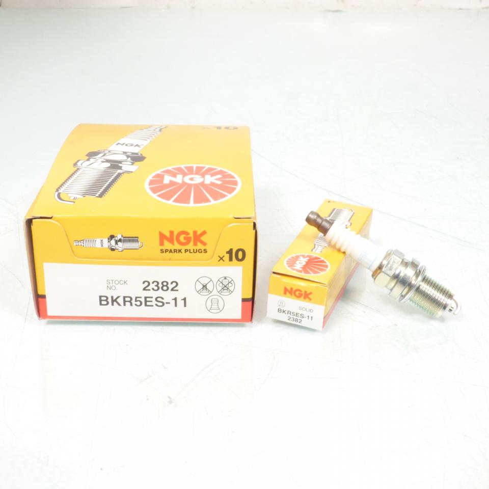Bougie d'allumage NGK pour moto BKR5ES-11 / 2382 / Par 10 Neuf