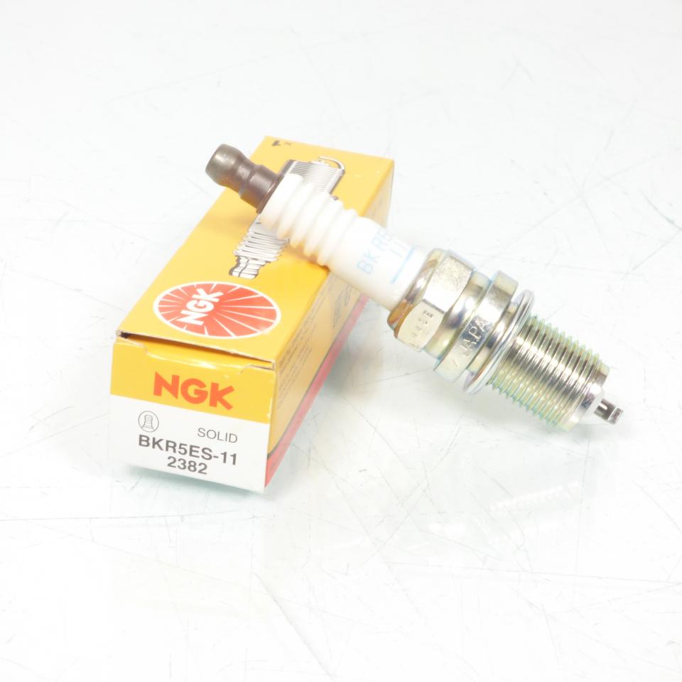Bougie d'allumage NGK pour moto BKR5ES-11 / 2382 / Par 10 Neuf