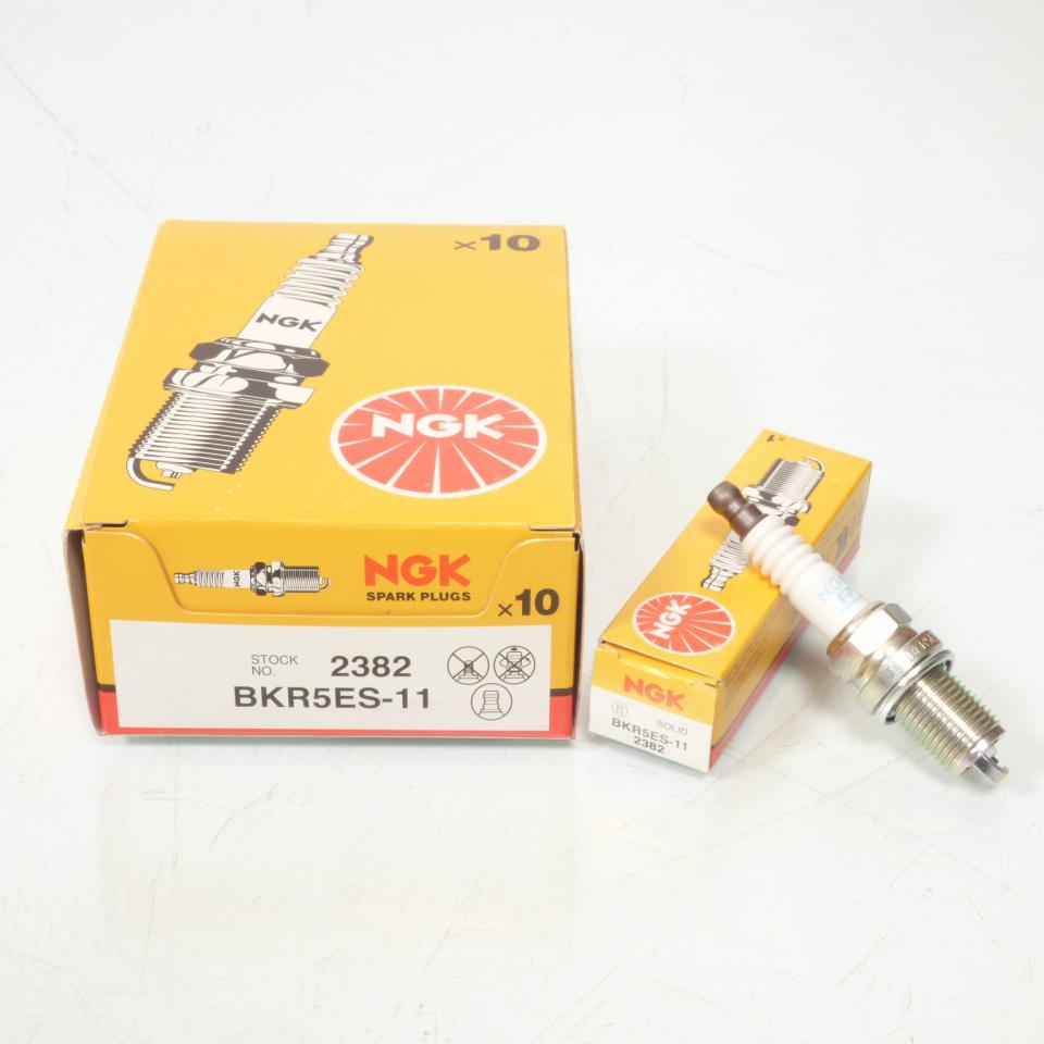 Bougie d'allumage NGK pour moto BKR5ES-11 / 2382 / Par 10 Neuf