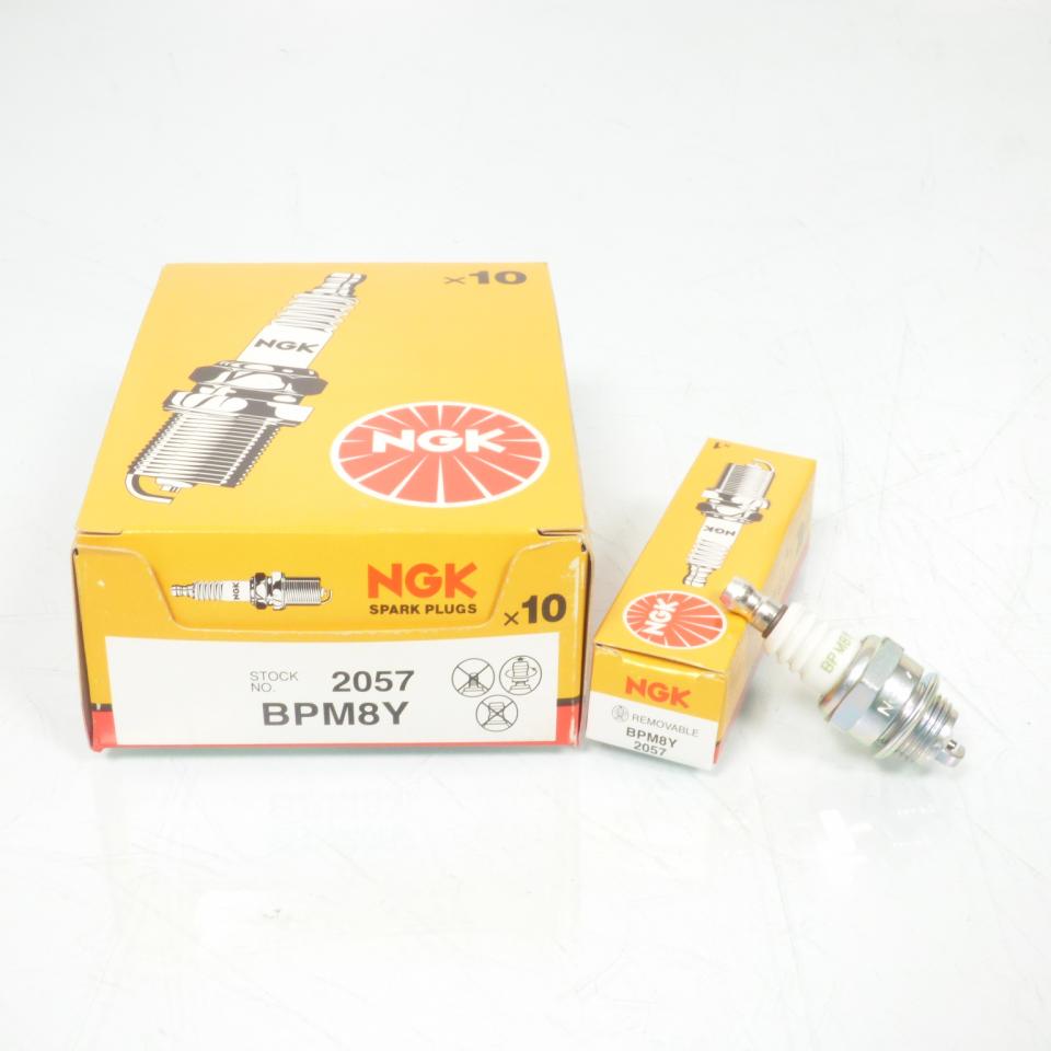 Bougie d'allumage NGK pour moto BPM8Y / 2057 Neuf