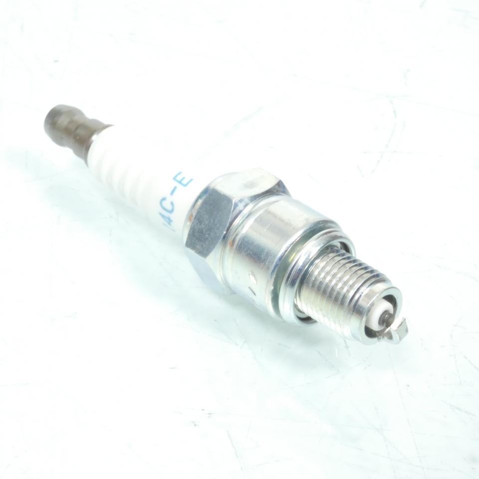 Bougie d'allumage NGK pour moto LR4C-E / 94931 / Par 10 Neuf