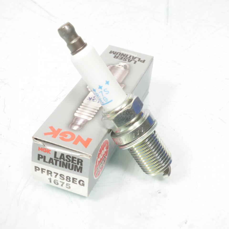 Bougie d'allumage NGK pour moto PFR7S8EG / 1675 / Par 4 Neuf