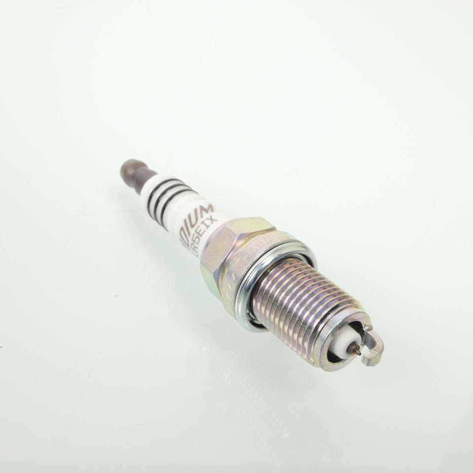 Bougie d'allumage NGK pour moto BKR5EIX / 6341 / Par 4 Neuf
