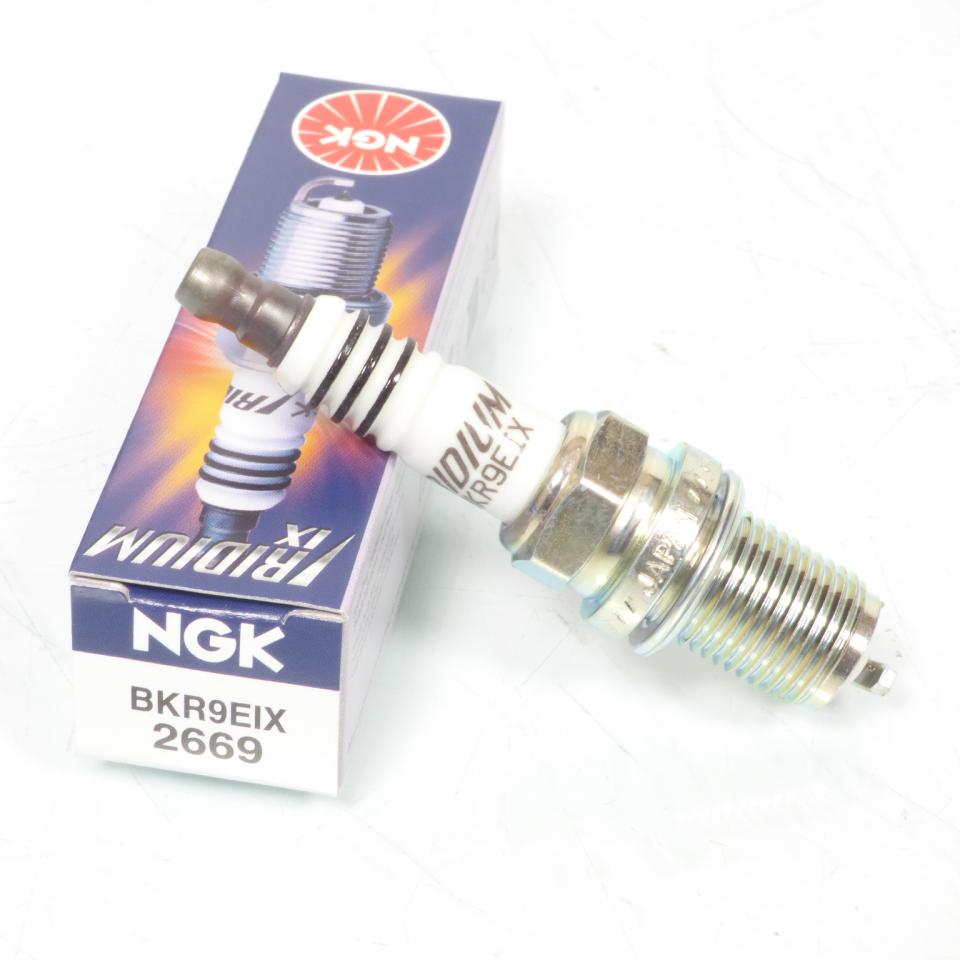 Bougie d'allumage NGK pour moto BKR9EIX / 2669 / Par 4 Neuf