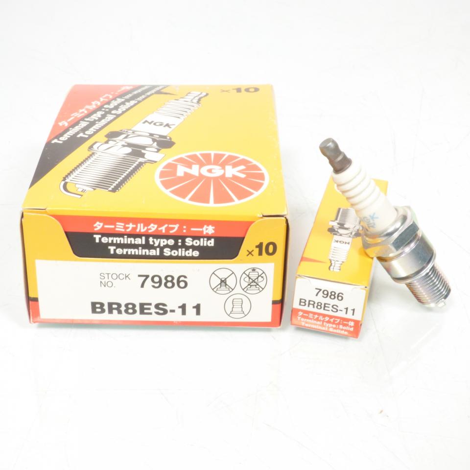 Bougie d'allumage NGK pour moto BR8ES11 / 7986 / Par 10 Neuf