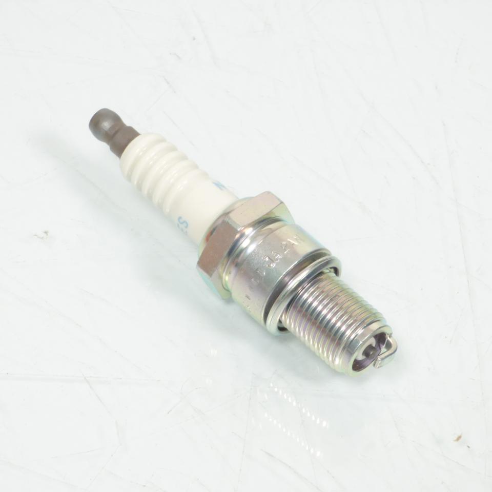Bougie d'allumage NGK pour moto BR8ES11 / 7986 / Par 10 Neuf