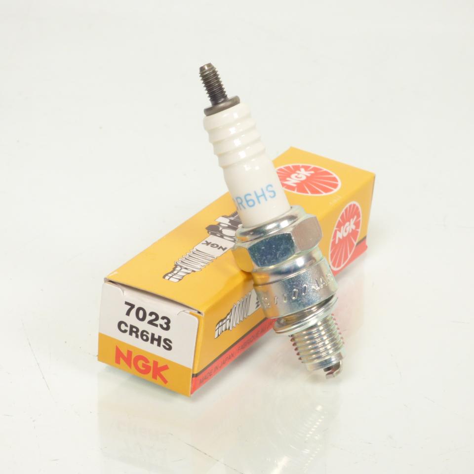 Bougie d'allumage NGK pour Moto Yamaha 250 Xv Sp Virago 1995 à 2002 CR6HS / 7023 Neuf