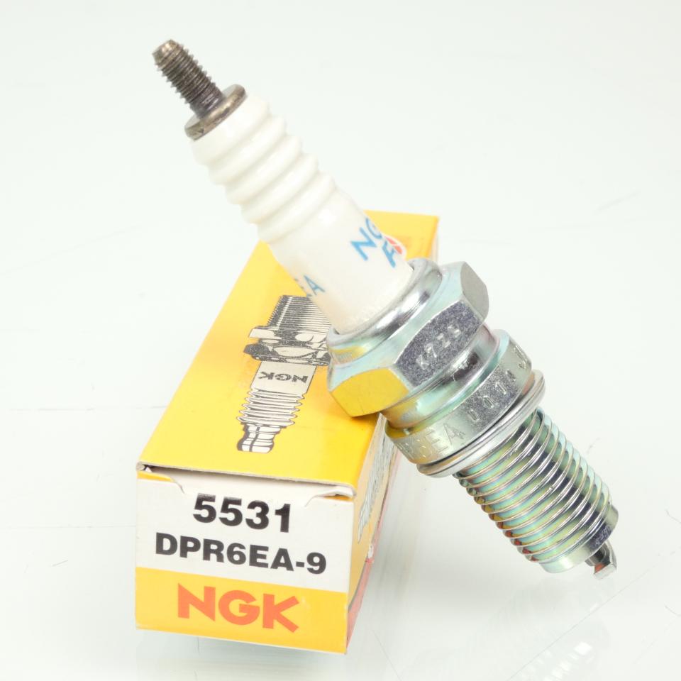 Bougie d'allumage NGK pour Moto Triumph 1600 Thunderbird 2009 à 2015 Neuf