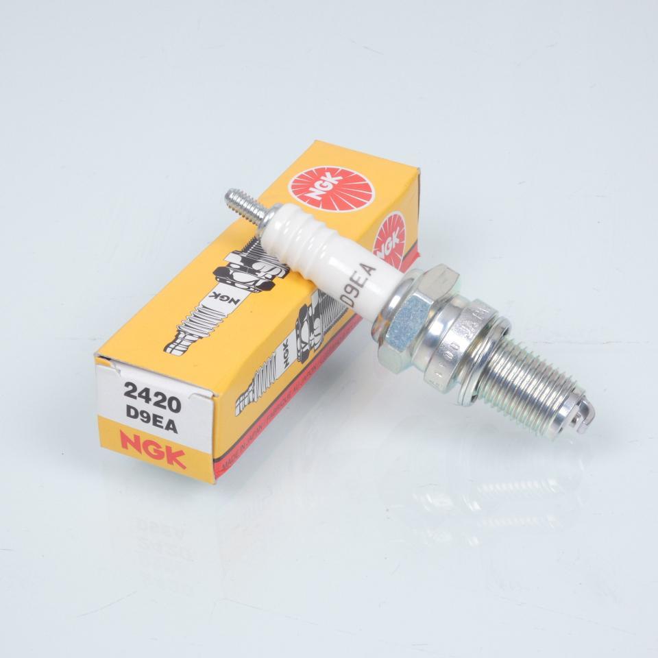 Bougie d'allumage NGK D9EA pour moto scooter / 2420 Neuf