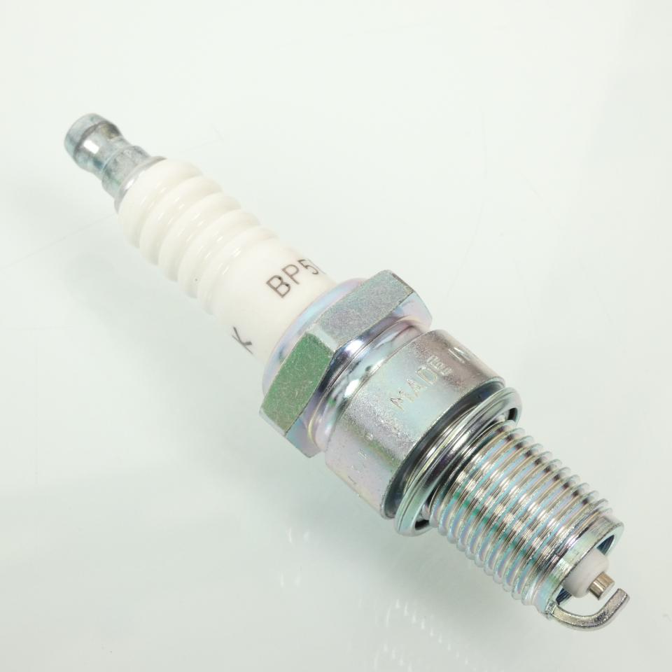 Bougie d'allumage NGK pour moto BP5ES / 6511 Neuf