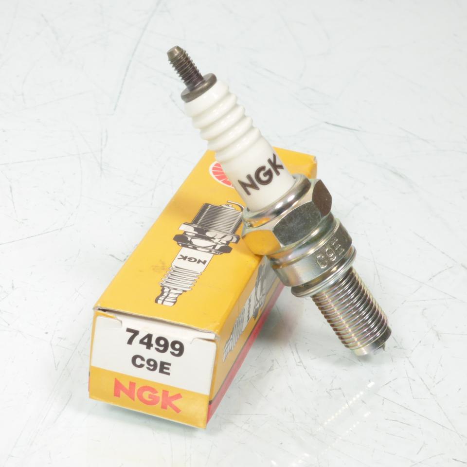 Bougie d'allumage NGK pour moto C9E / 7499 / Par 10 Neuf