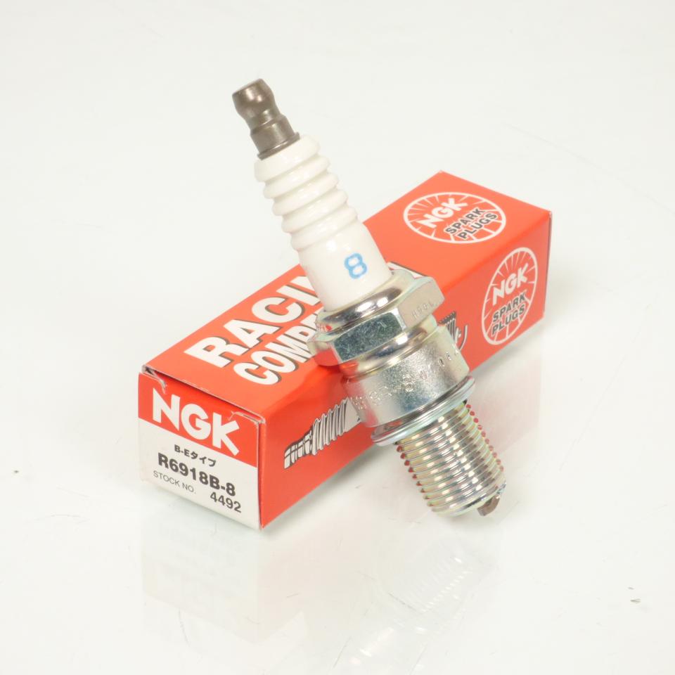 Bougie d'allumage NGK pour Moto Suzuki 125 RM 1996 à 2012 R6918B-8 Neuf