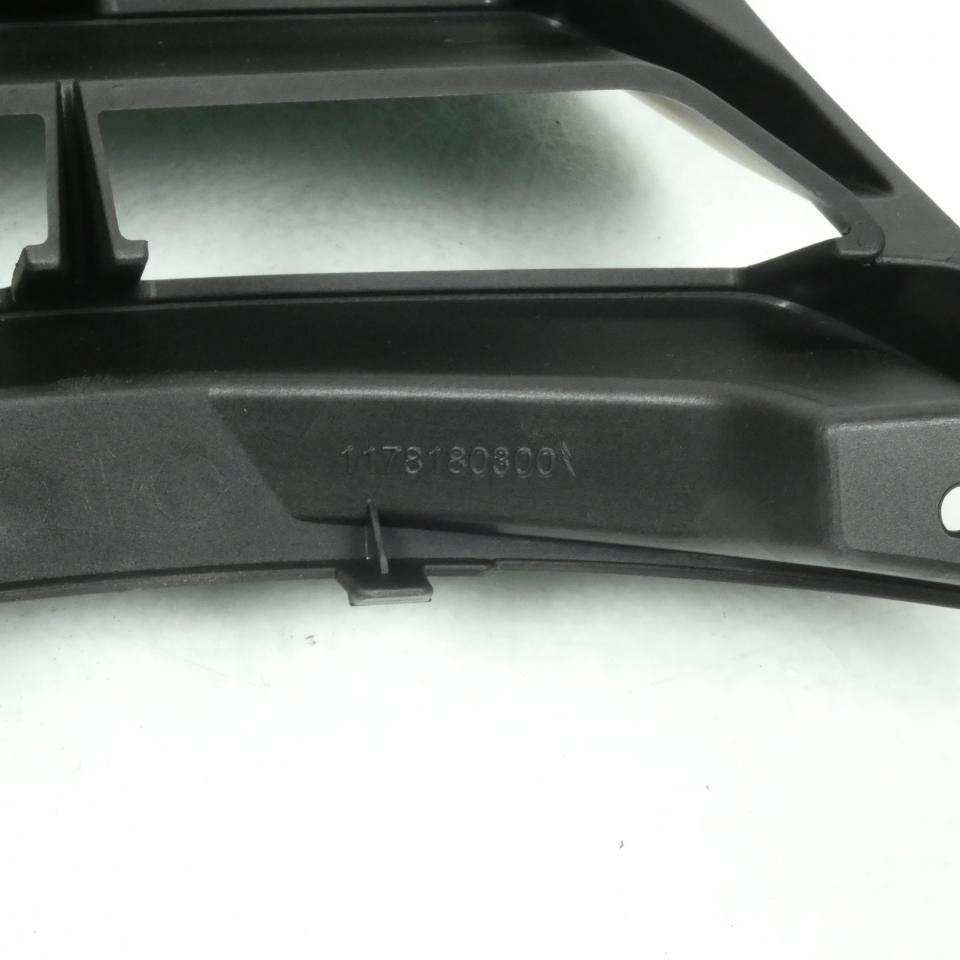 Prise d'air de tablier avant pour scooter Peugeot 400 Metropolis 781803N1 Neuf