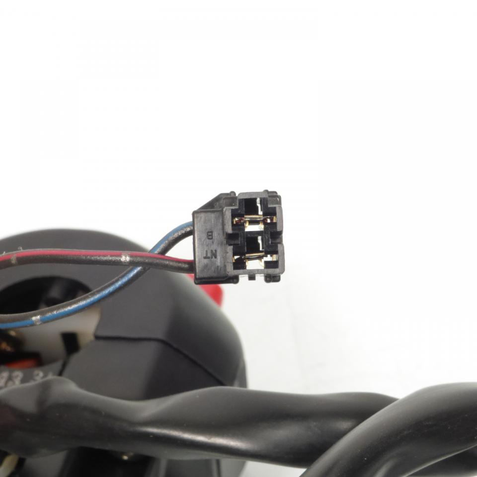 Commodo droit origine pour moto Suzuki 600 Bandit 37200-33E31 Neuf en destockage