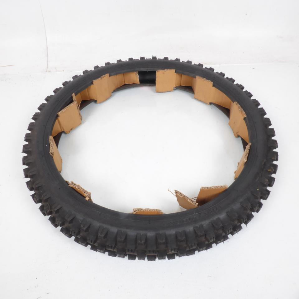 Pneu à crampon 90/90-21 Vee Rubber indice vitesse de 54R pour moto cross hologué FIM