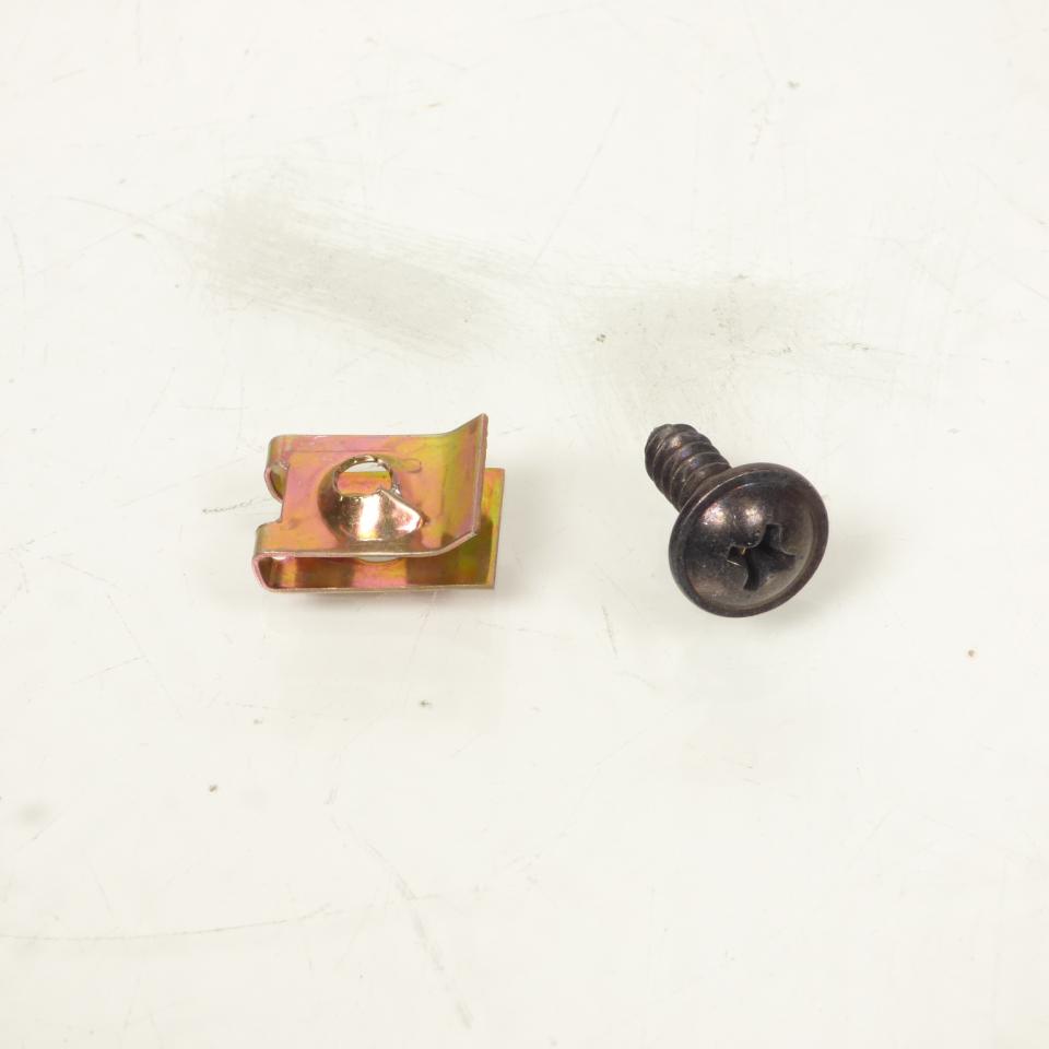 Lot 25 agrafe et 25 vis Ø5mm x 16mm pour carrosserie scooter visserie carénage