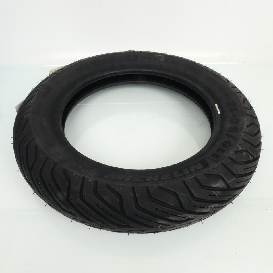 Pneu av 110-90-13 Michelin city grip 2 pour Honda 125 Nes 4T 2001 à 2005 Neuf