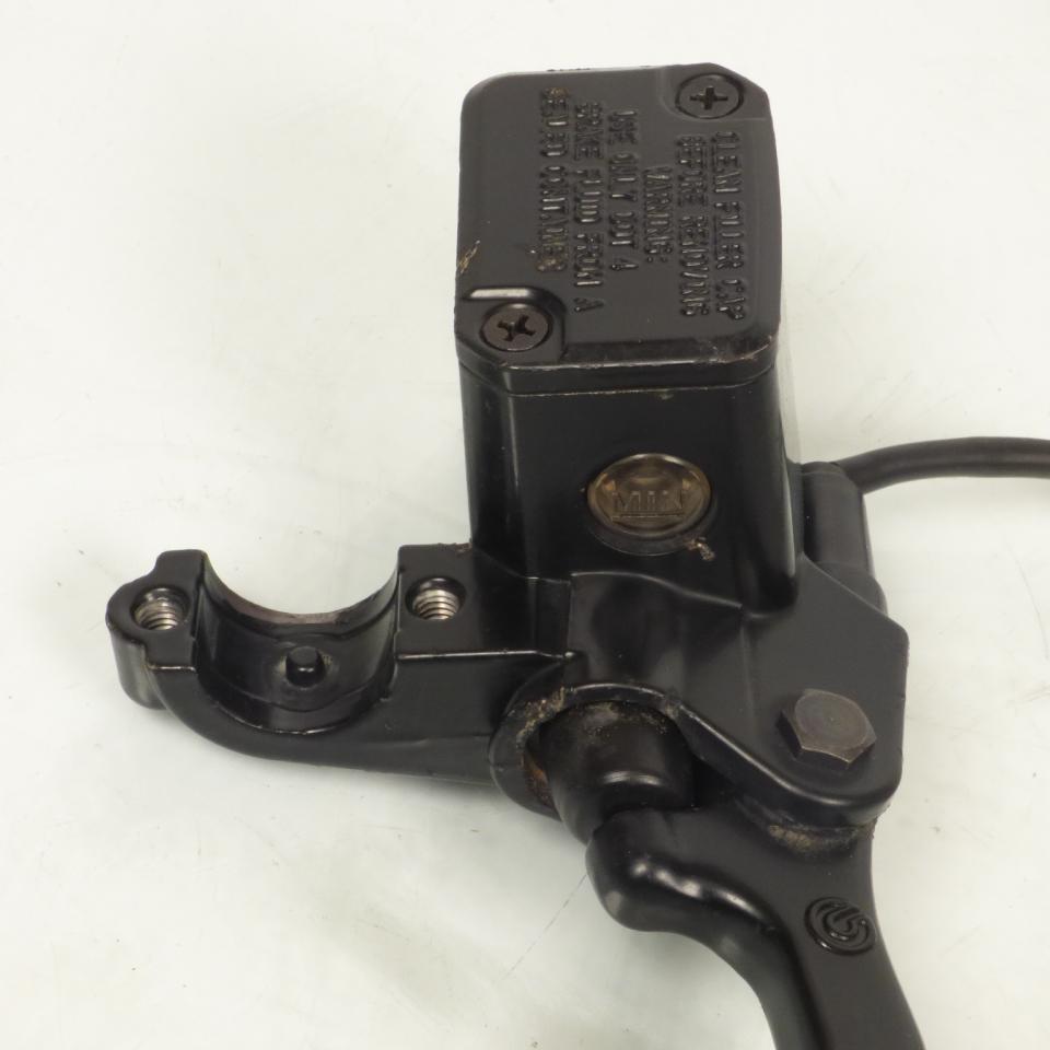 Maître cylindre de frein avant pour scooter Yamaha 300 Versity Brembo 10.8327 Occasion