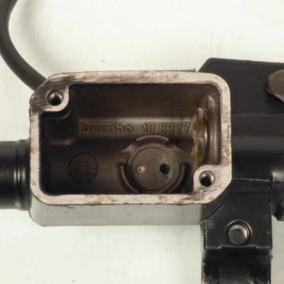 Maître cylindre de frein avant pour scooter Yamaha 300 Versity Brembo 10.8327 Occasion