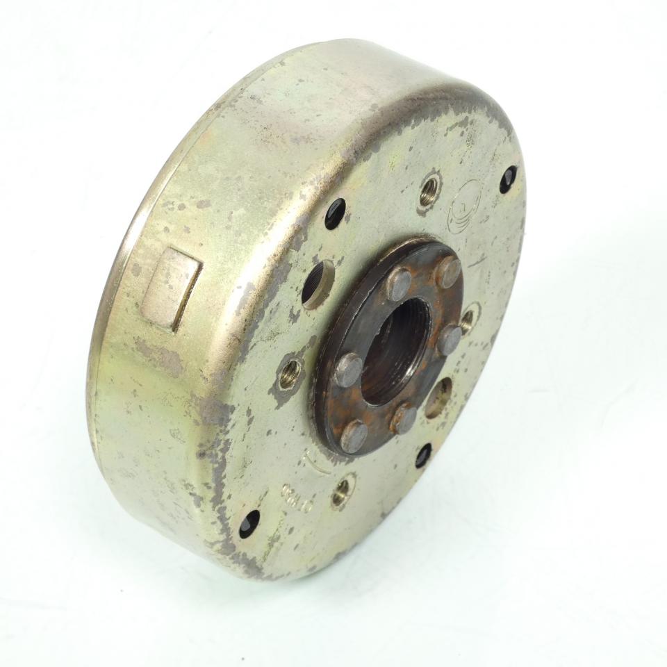 Volant magnétique d allumage Générique pour scooter Chinois 50 CFW50 Occasion