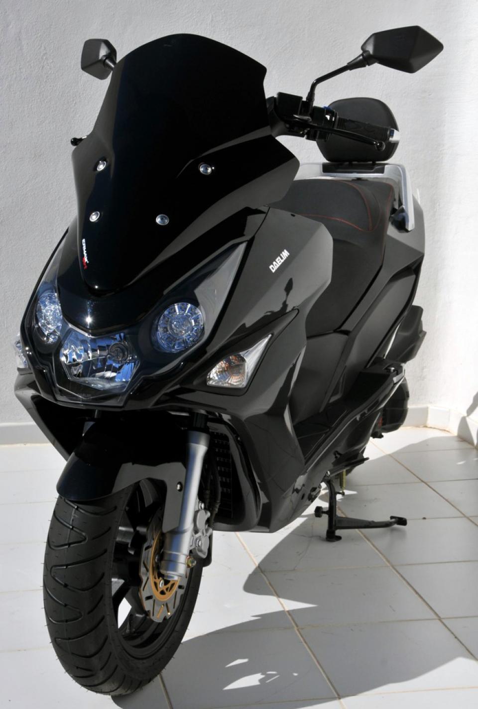 Pare brise Noir Sport 62cm Ermax pour scooter Daelim 125 S3 TOURING 034056006
