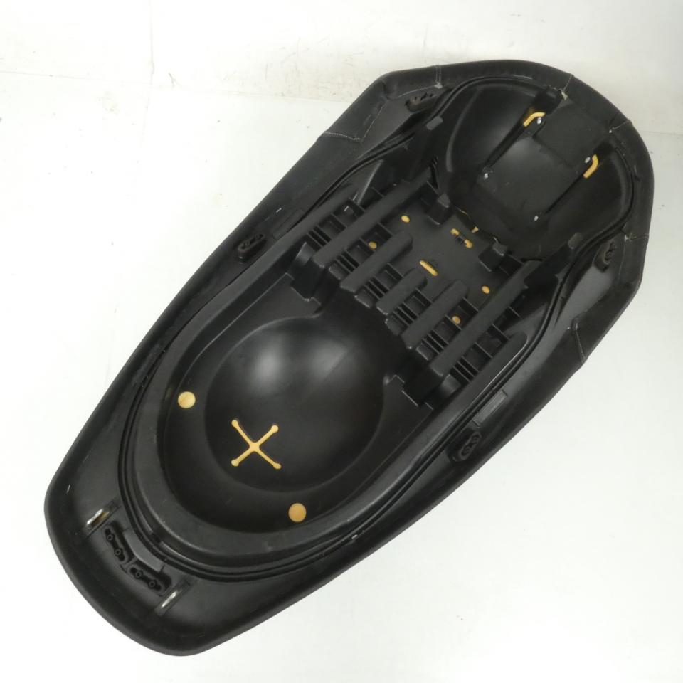 Selle biplace pour scooter MBK 125 Skycruiser 2009 COD.1C0-F4730-00 1C0F473000
