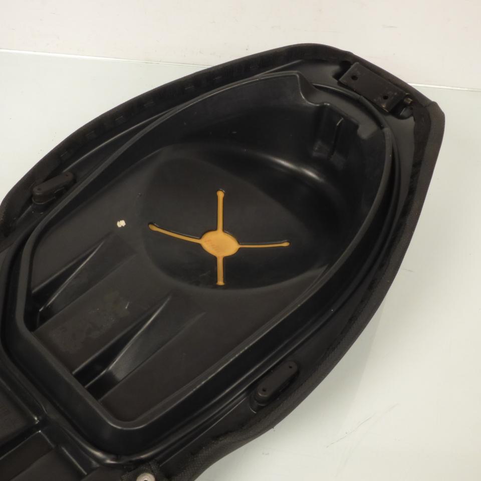 Selle origine pour scooter Piaggio 50 NRG Power 2005-2012 959396 ZAPC45100 Occasion