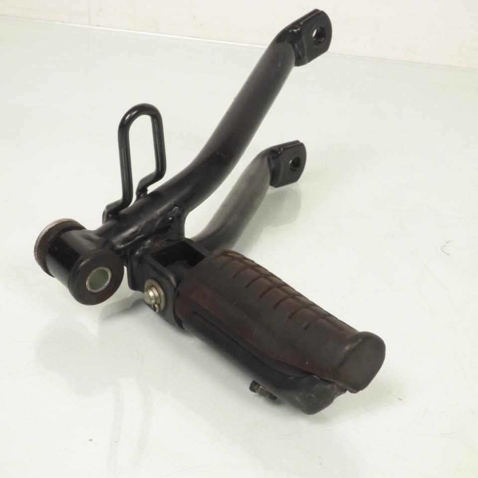 Platine de repose pied passager droit origine pour moto Honda 125 CBF 2010 Occasion