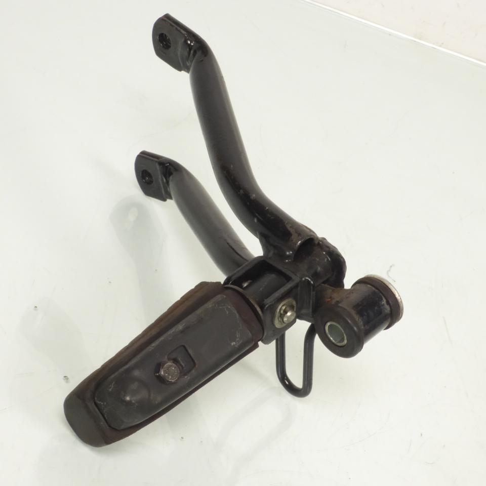 Platine de repose pied passager droit origine pour moto Honda 125 CBF 2010 Occasion