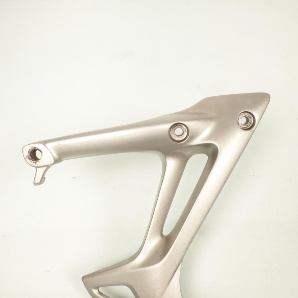 Platine de repose pied passager droit origine pour Moto Honda 800 VFR 2002 à 2009 50750-MCW-D00 Occasion