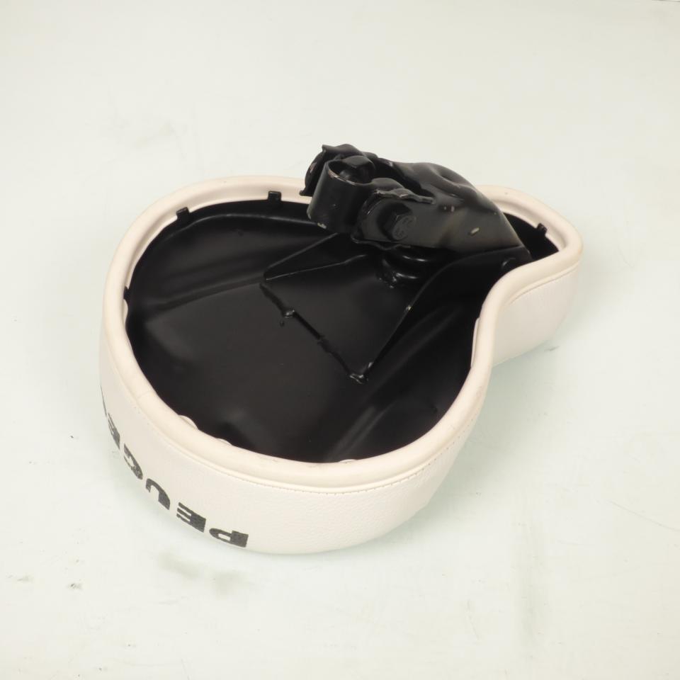 Selle pilote blanche marquage PEUGEOT pour mobylette Peugeot 103 Ø22mm