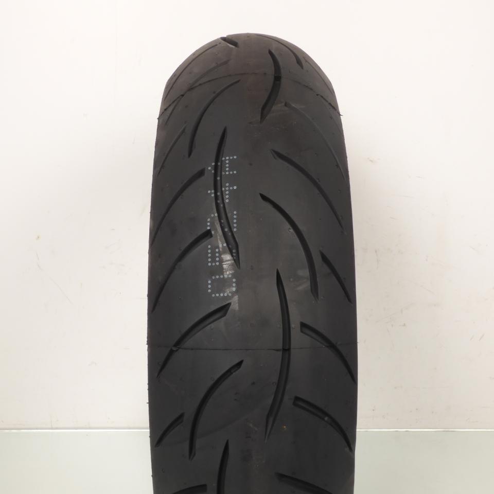 Pneu arrière tubeless 160/60-18 Metzeler ROADTEC INTERACT Z8 pour moto 2491800