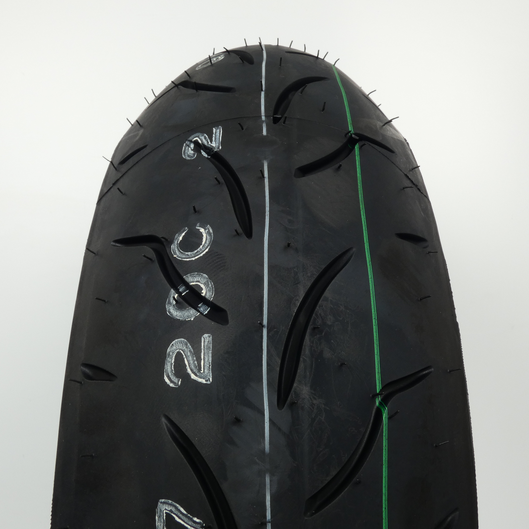 Pneu 180-55-17 Bridgestone pour Moto Kawasaki 800 Z Après 2013 Battlax BT016R Pro Neuf