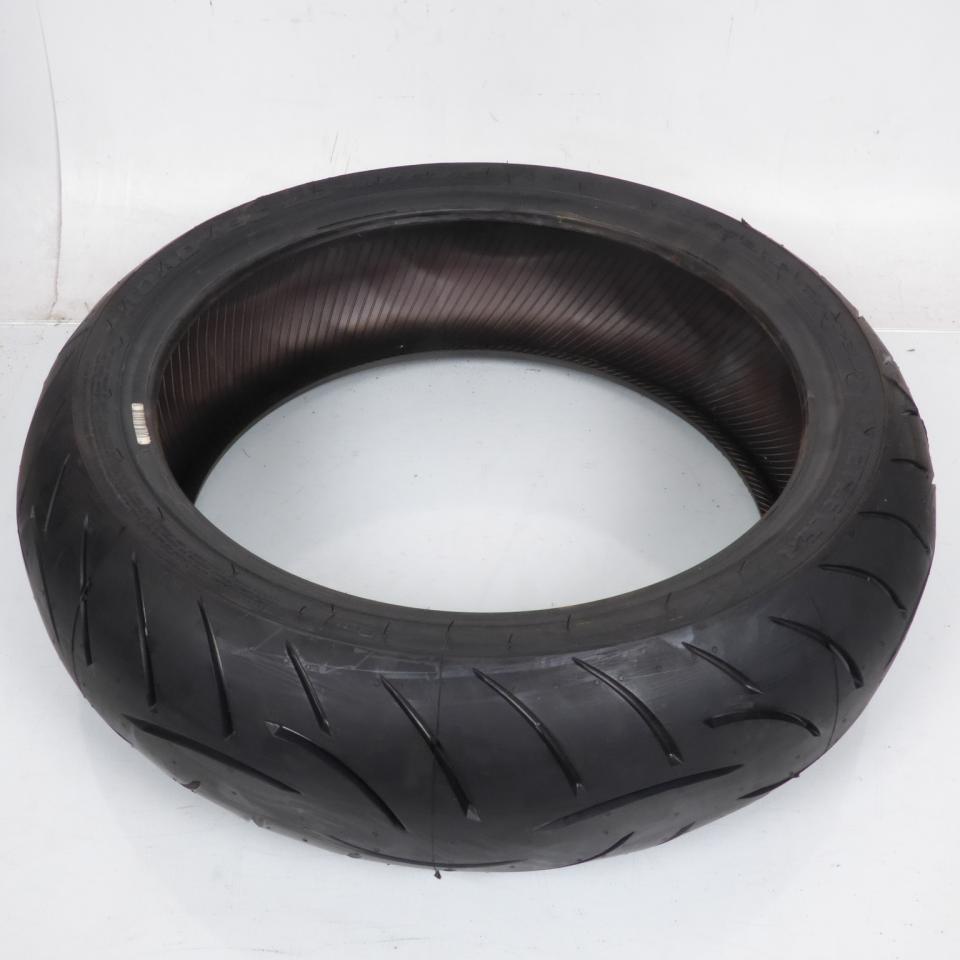 Pneu 180-55-17 Metzeler pour Auto RoadTEc Z8 Interact 73W Neuf