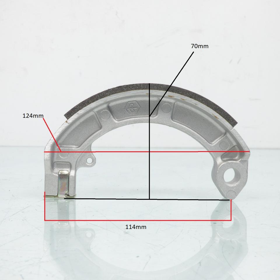 Une mâchoire de frein pour scooter Piaggio 125 Vespa PX 1978 à 2017 647377