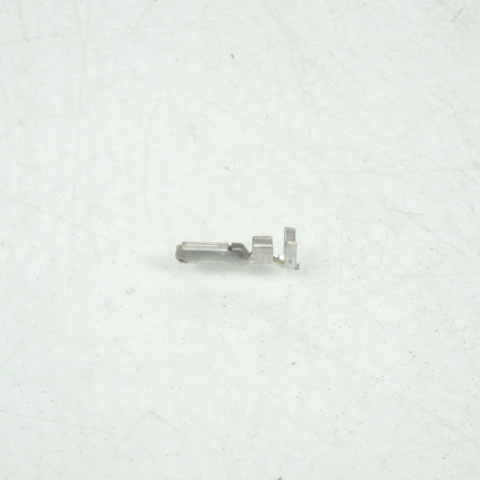 Connecteur électrique femelle à sertir pour scooter Peugeot 100 SV 728718 Neuf